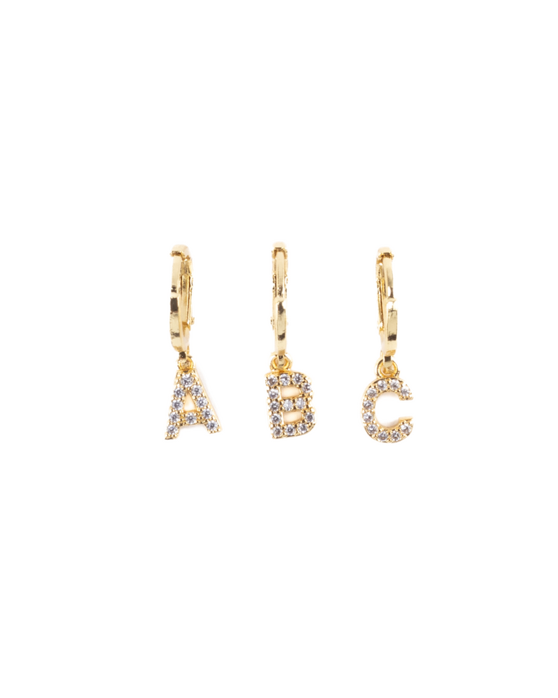 Aretes Huggie Inicial